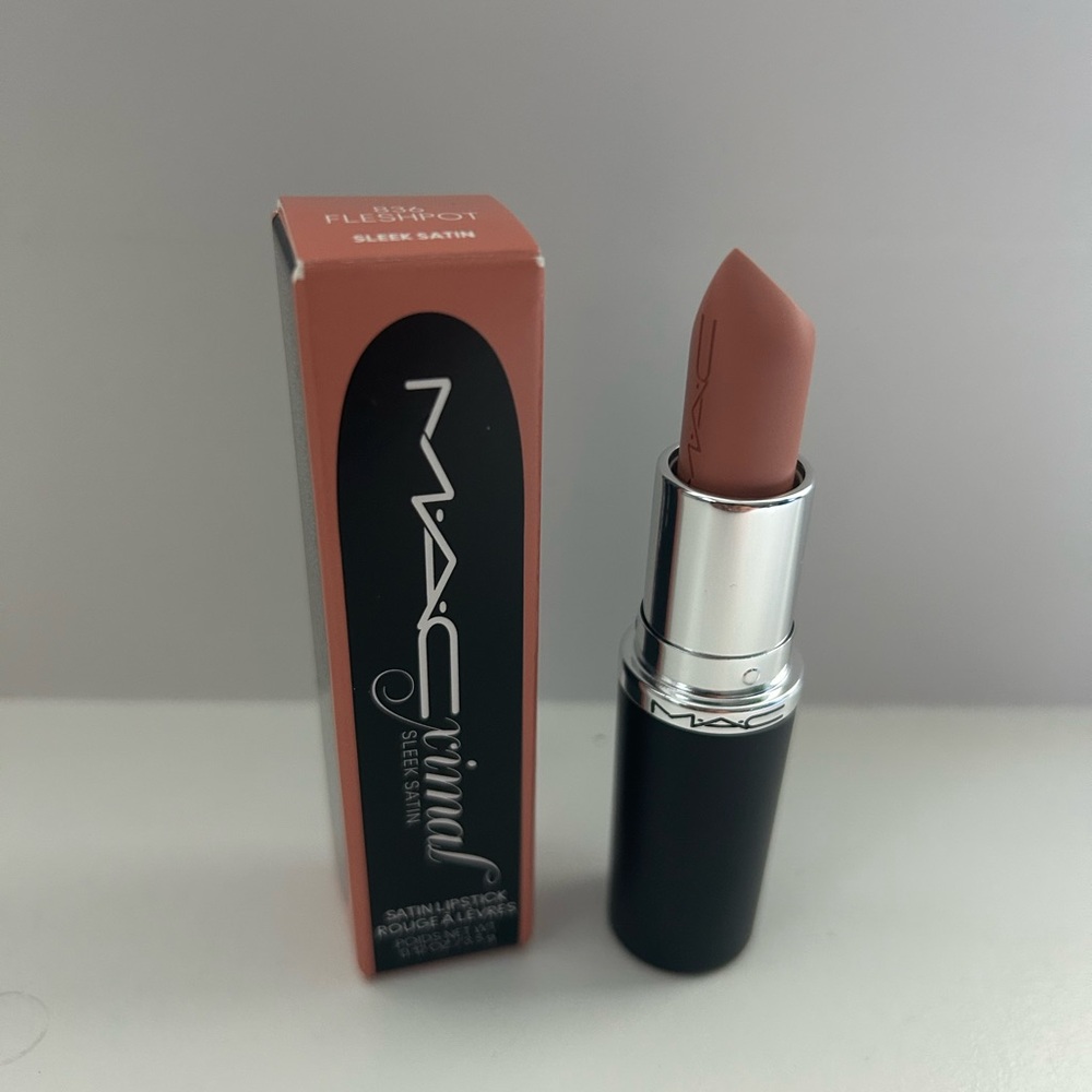 BNWT MAC Cosmetics Satin Lipstick in FleshPot